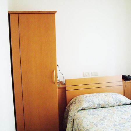 Albergo Roma トルメッツォ 部屋 写真