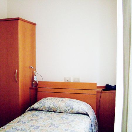 Albergo Roma トルメッツォ 部屋 写真