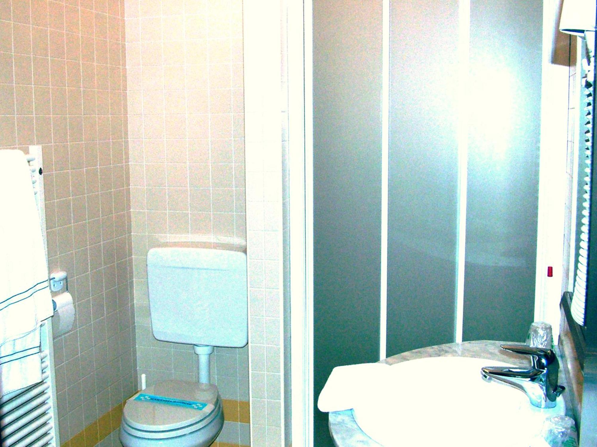 Albergo Roma トルメッツォ 部屋 写真