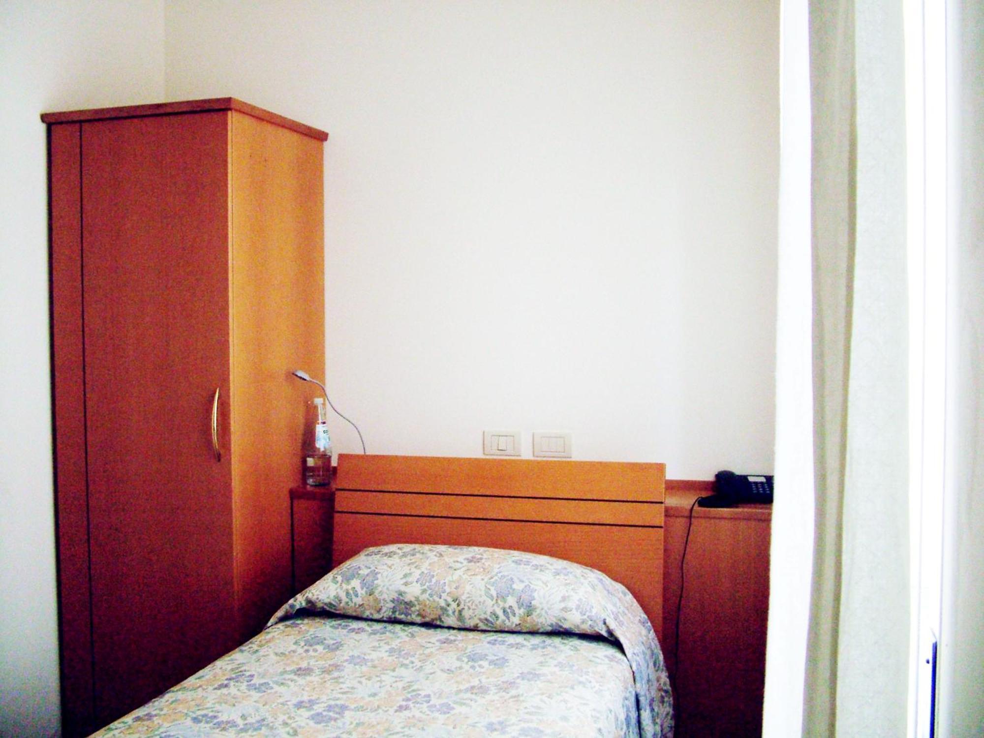 Albergo Roma トルメッツォ 部屋 写真